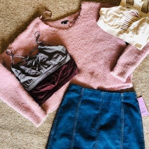Cropped V-Neck Sweater Wild Fable - OFFERS? 💕